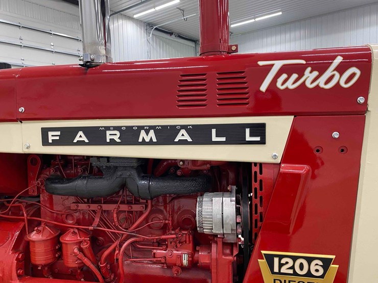 farmall-1206-open-station-restored-image-54