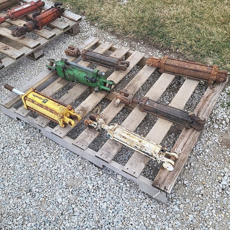 6 Hydraulic Cylinders