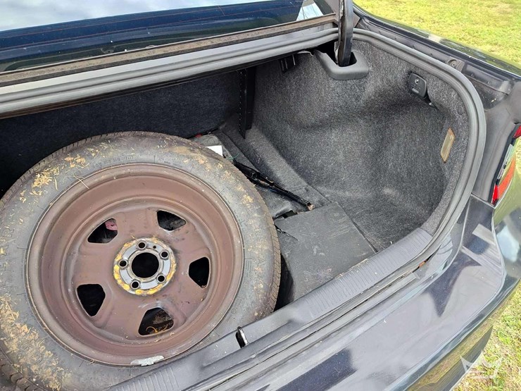 2015-dodge-charger-sedan-image-33