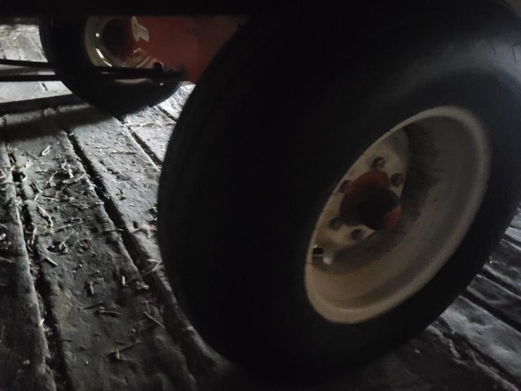 meyer-kicker-wagon-w/unverferth-rge10-running-gear---tag-#1113-image-28