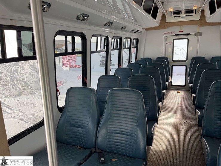 2005-ford-e-series-s/a-24-passenger-bus-image-31