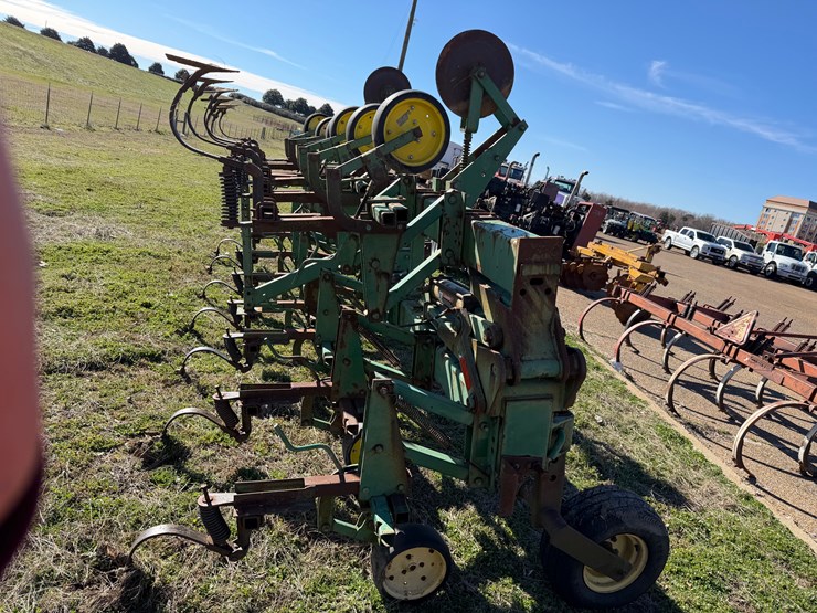 john-deere-845-image-5