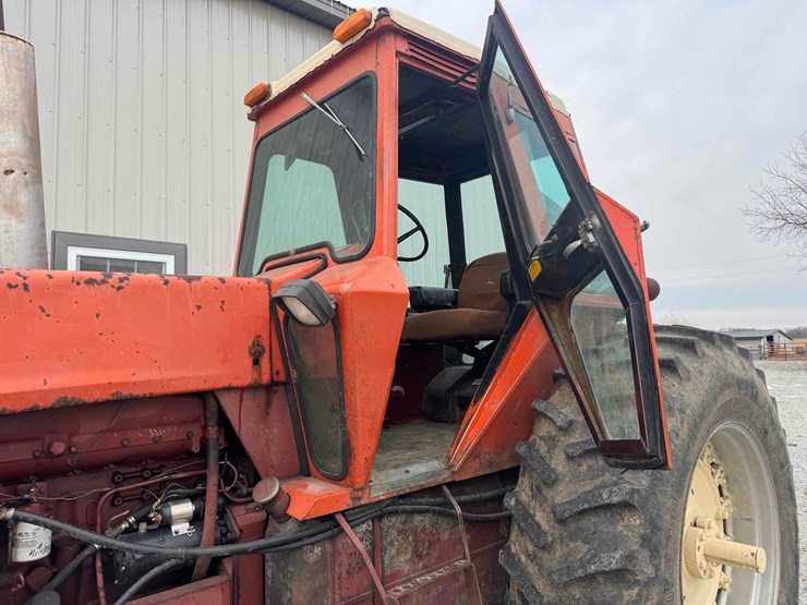 1973-allis-chalmers-7050-tractor-image-30