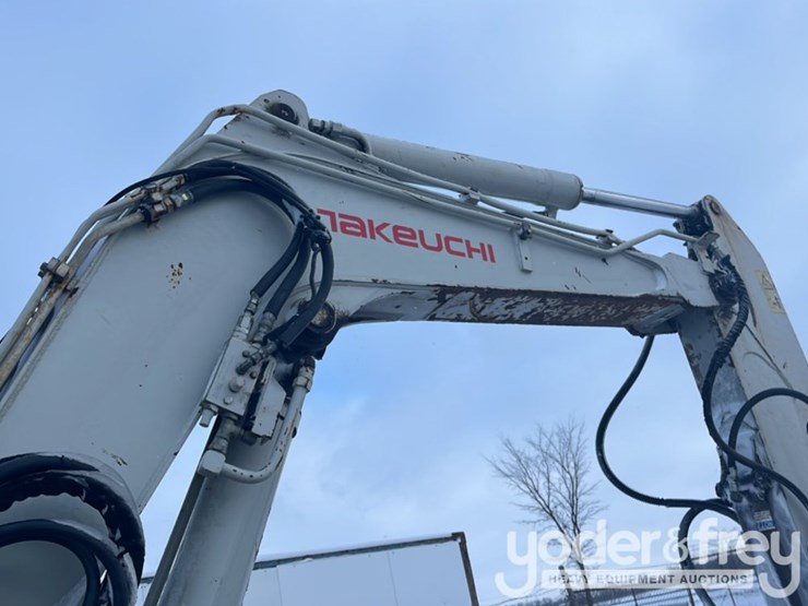 2013-takeuchi-tb153fr-image-13