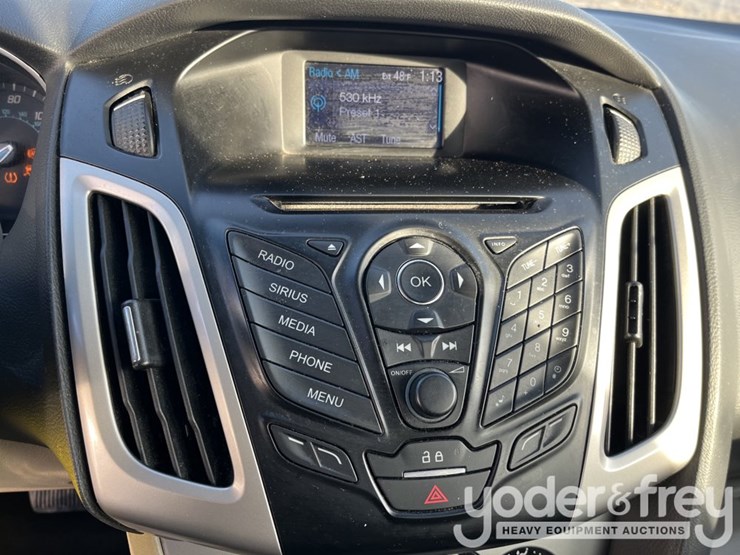 2014-ford-focus-image-18