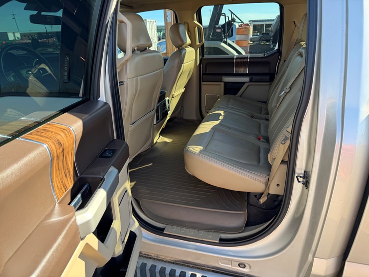 2018-ford-f150-lariat-image-9