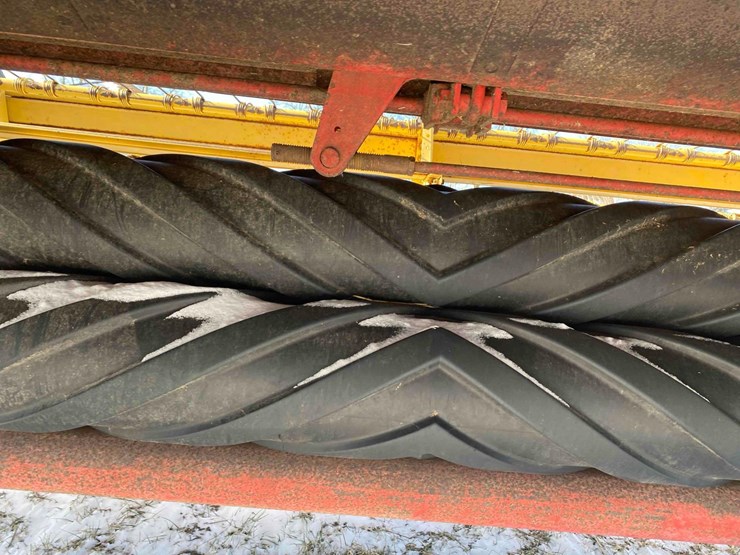 new-holland-1465-image-6