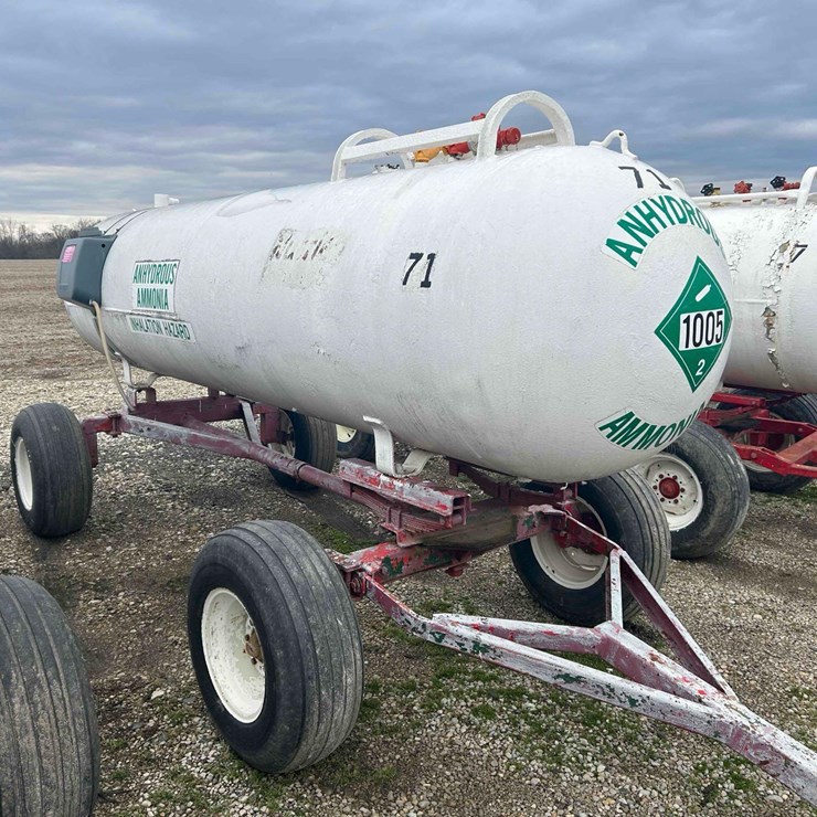 1000 Gal. NH3 Tank on Gear #71