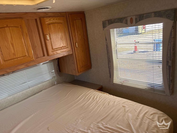 2004-ford-e450-image-68