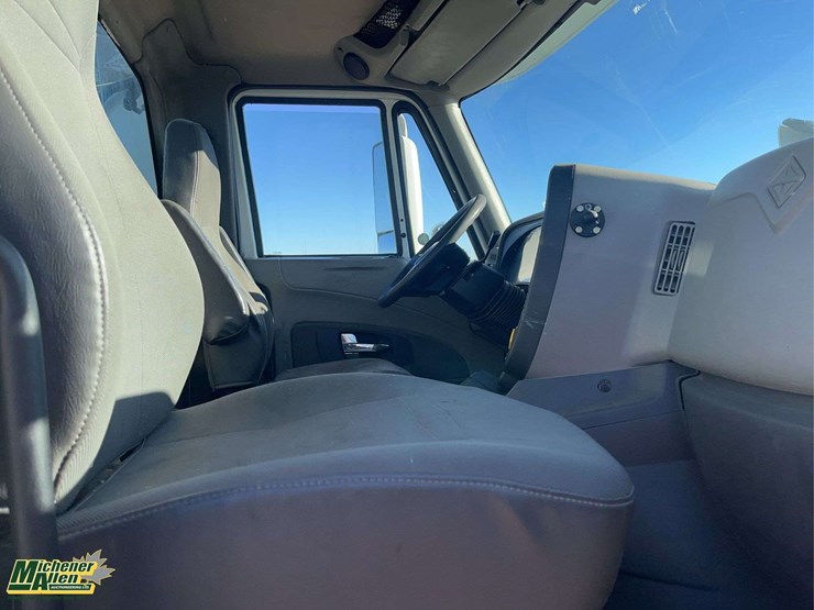 2017-international-prostar-image-15