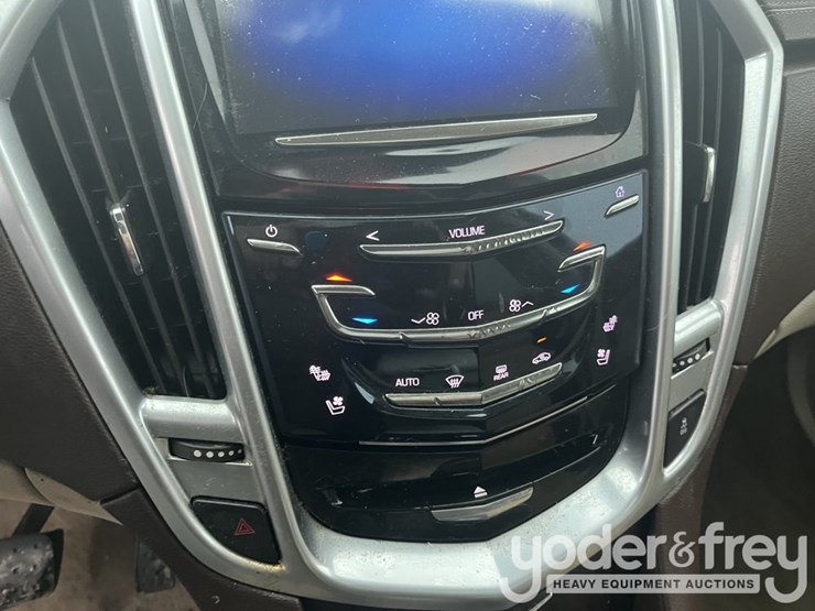 2014-cadillac-srx-image-23