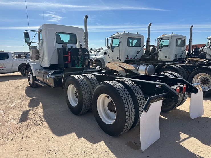 2019-kenworth-t800-image-6