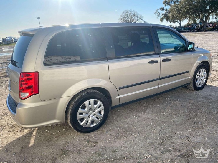 2016-dodge-grand-caravan-image-3