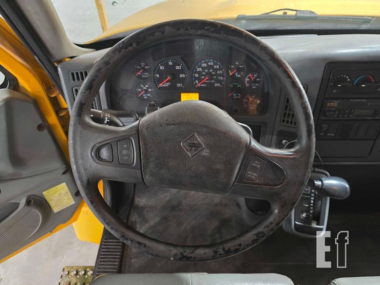 2002-international-durastar-4400-image-18