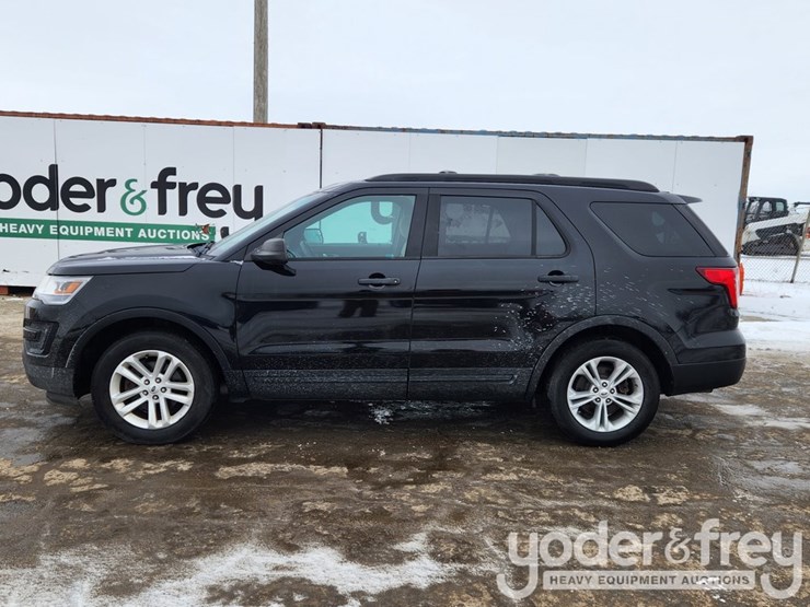 2016-ford-explorer-image-3