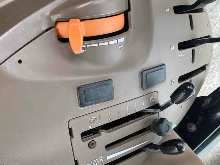 2013-john-deere-5085m-image-48