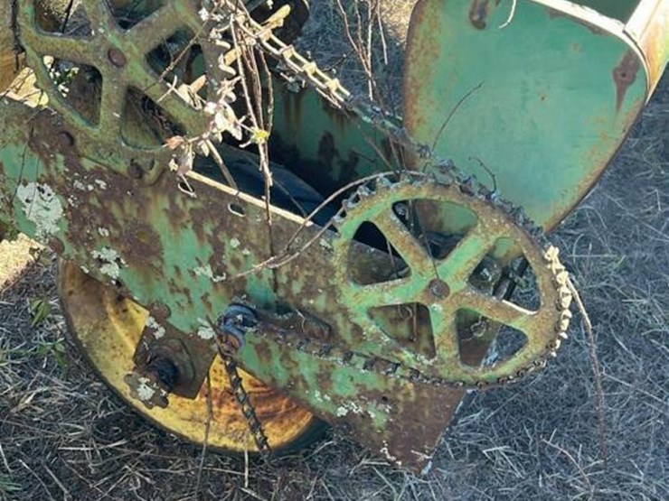 john-deere-4-row-planter-and-tiller-image-11