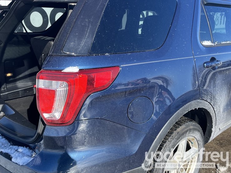 2016-ford-explorer-xlt-image-35