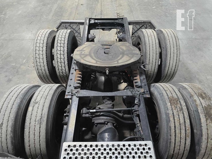 2017-kenworth-t880-image-12