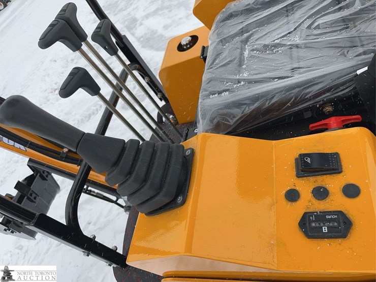 2026-unused-captok-ck15-mini-excavator-image-8