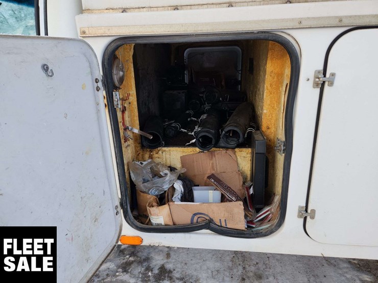 2006-ford-f550-image-35