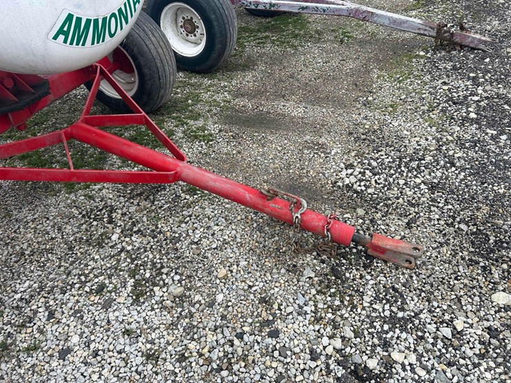 1000-gal.-nh3-tank-on-gear-#76-image-2