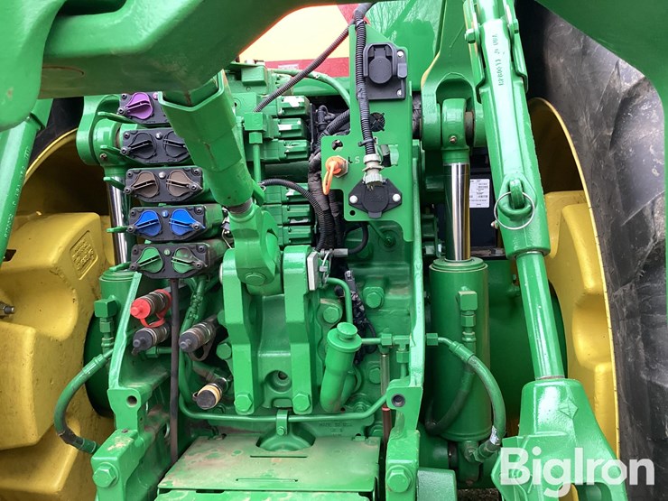 2018-john-deere-8370r-image-11