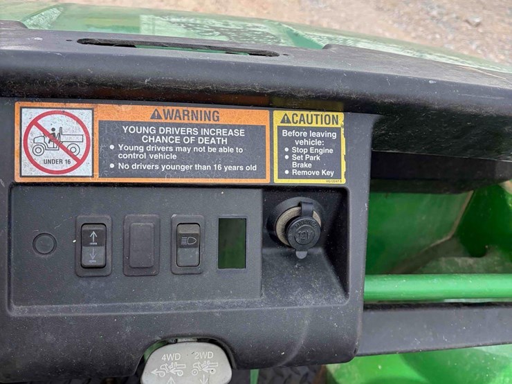 john-deere-gator-image-11