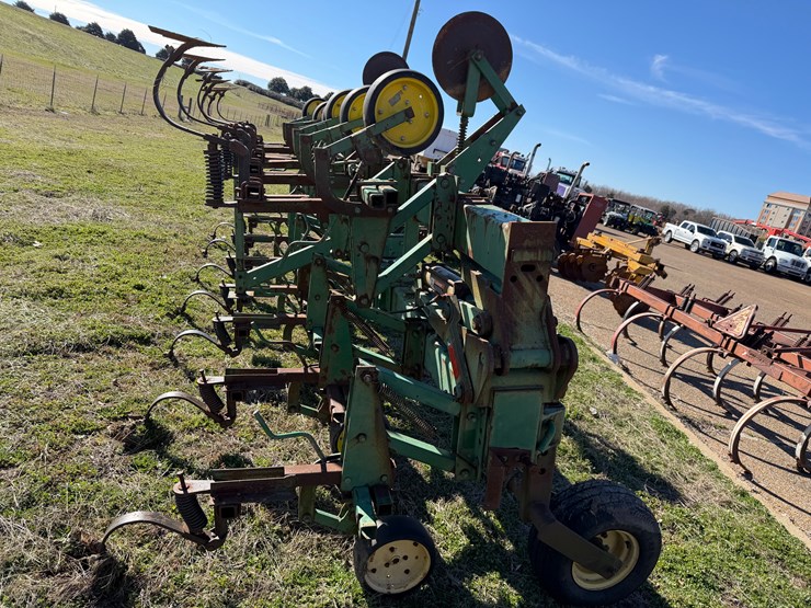 john-deere-845-image-6