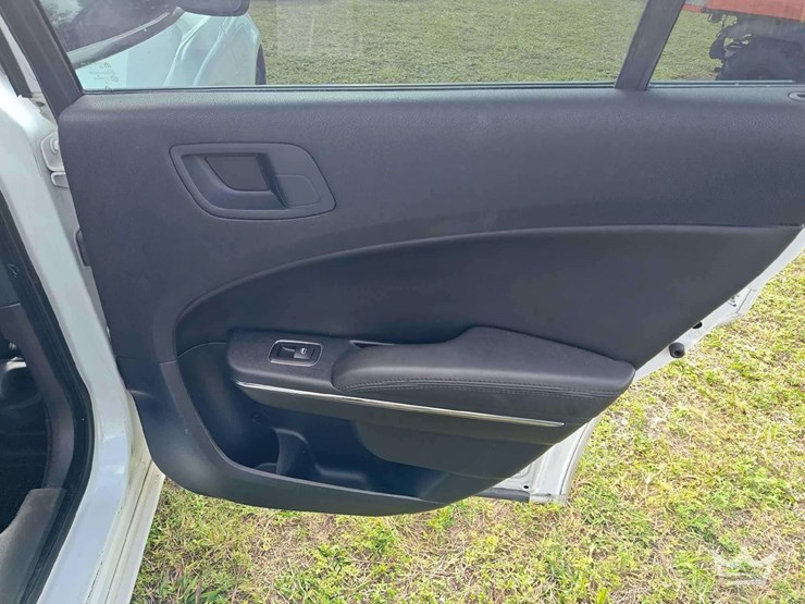 2012-dodge-charger-sedan-image-20