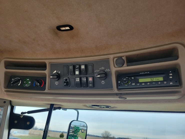 2014-case-ih-400-image-28