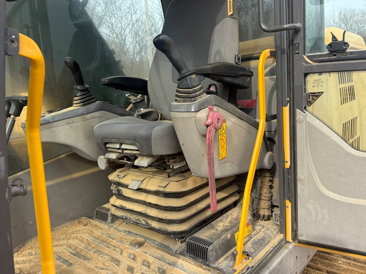 volvo-ec330-image-52