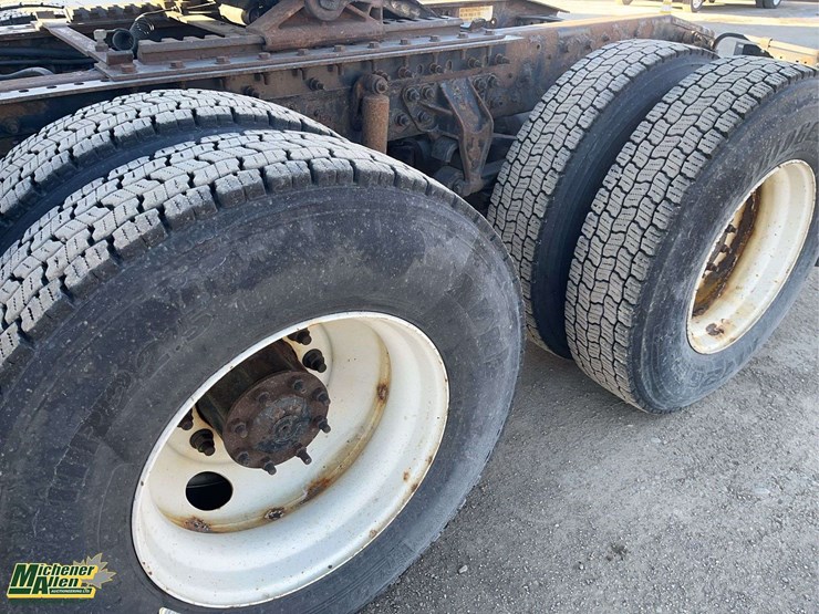 2017-international-prostar-image-11