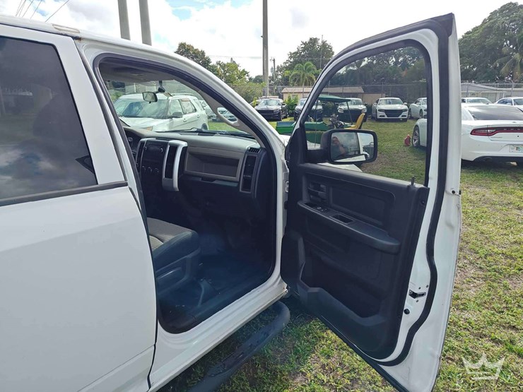 2012-dodge-ram-1500-image-25