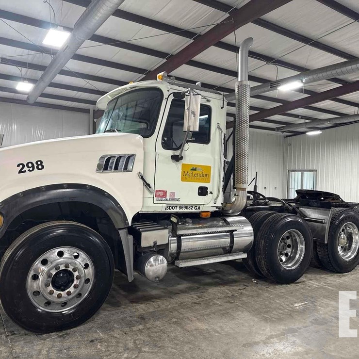 2009 MACK GRANITE GU713