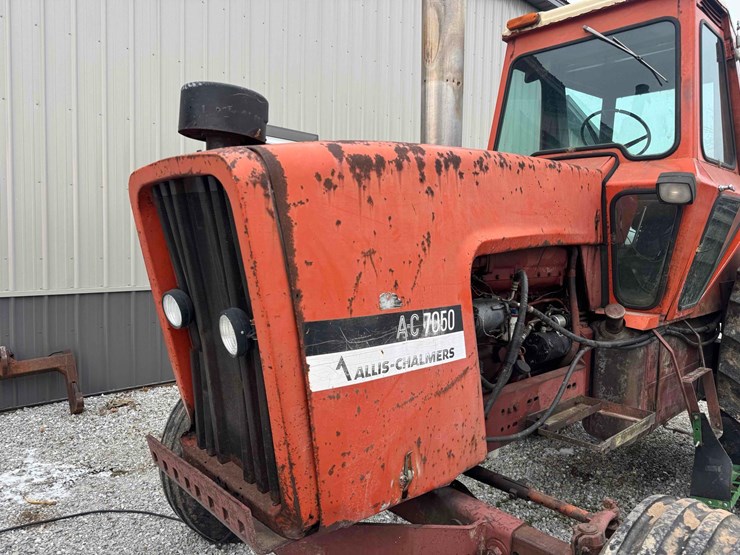 1973-allis-chalmers-7050-tractor-image-10