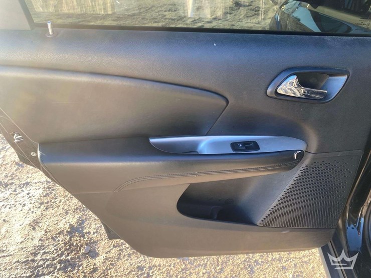 2015-dodge-journey-sxt-image-19