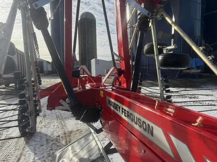 massey-ferguson-rk802-twin-rotary-rake-image-9