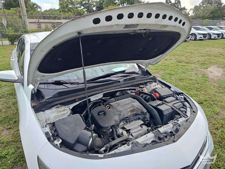 2017-chevrolet-malibu-sedan-image-7