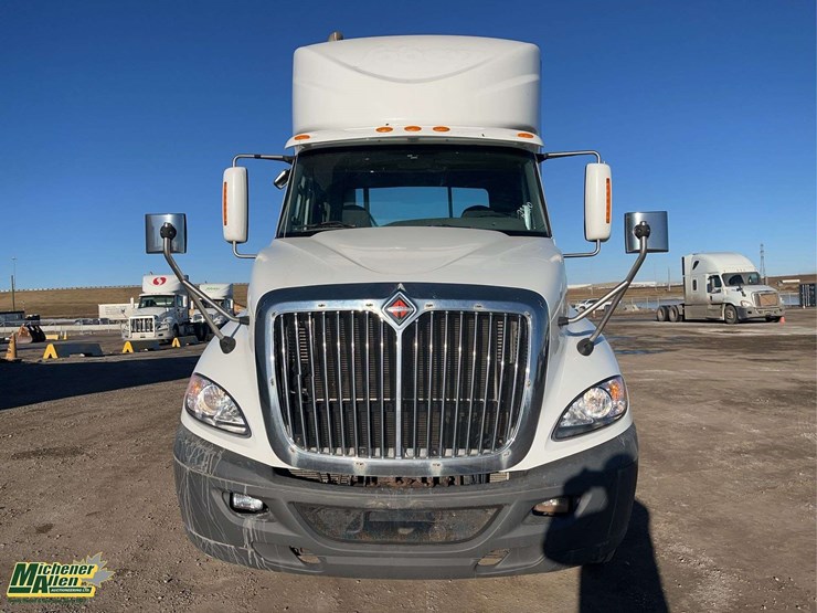 2017-international-prostar-image-9