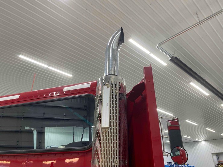 2014-peterbilt-365-image-24