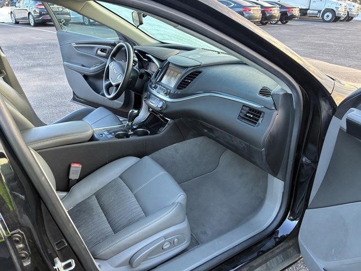 2019-chevrolet-impala-sedan-image-9