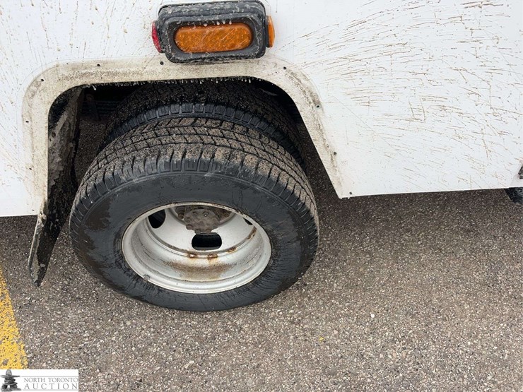 2017-chevrolet-express-g3500-image-10