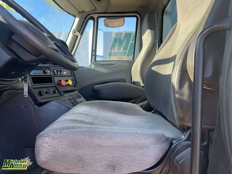 2017-international-prostar-image-14