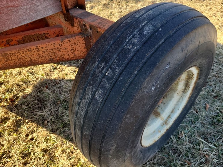 mccurdy-hopper-wagon-w/farmers-pride-running-gear-image-19