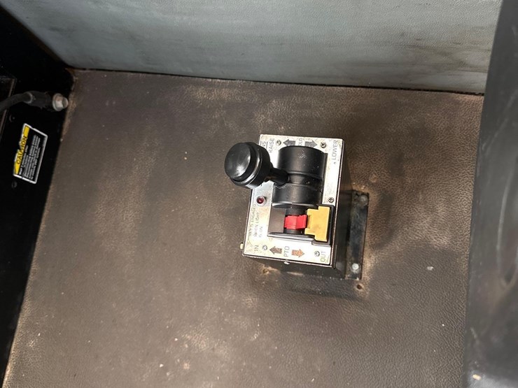 2015-kenworth-t880-image-19