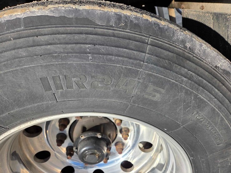 2011-wilson-hopper-bottom-image-37