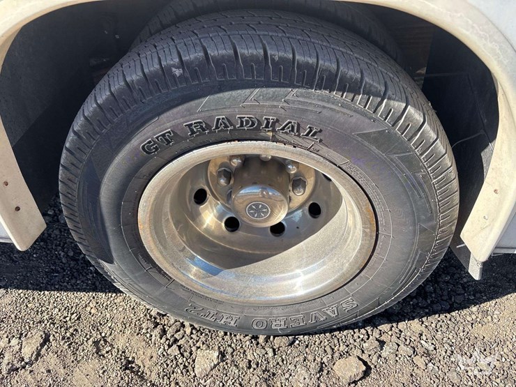 2004-ford-e450-image-30