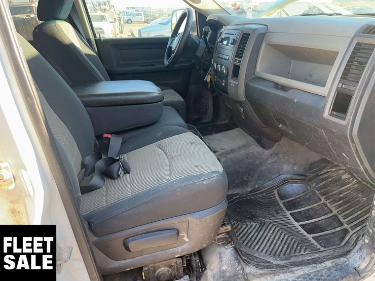 2012-dodge-3500-image-18