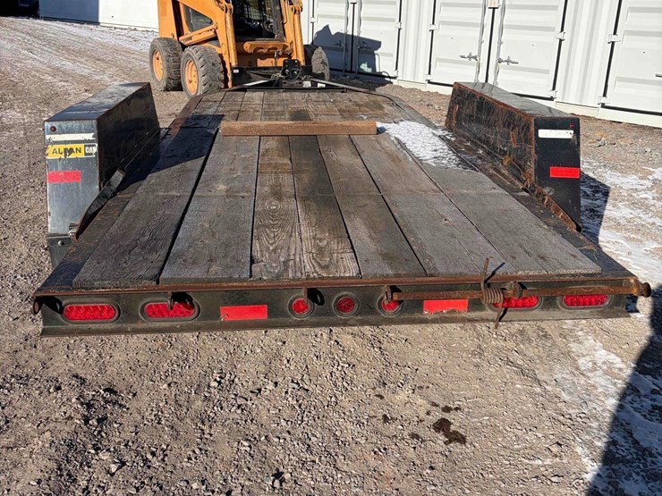 2017-towmaster-skid-steer-trailer-image-4